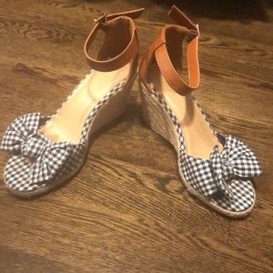 Gingham wedges